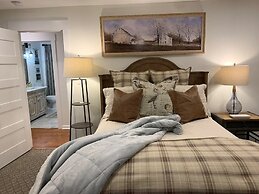 Boyd Harvey Main House And Carriage House 4 Bedroom Home by RedAwning