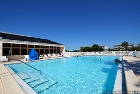 Enclave 202a 2 Bedroom Condo by RedAwning