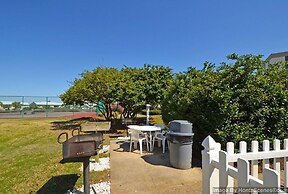 Enclave 202a 2 Bedroom Condo by RedAwning