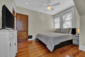 Oakley Square 3br Charmer - Total Walkability 3 Bedroom Home by RedAwn