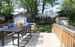 Oakley Square 3br Charmer - Total Walkability 3 Bedroom Home by RedAwn