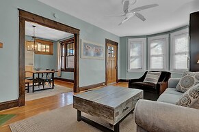 Oakley Square 3br Charmer - Total Walkability 3 Bedroom Home by RedAwn