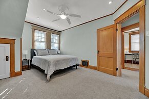 Oakley Square 3br Charmer - Total Walkability 3 Bedroom Home by RedAwn
