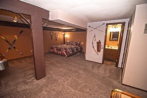 Huge Ruidoso W/ Game Room, Pool, 2 Balconies, 2 Kitchens - Sleeps 17!