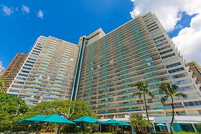 Ilikai Tower 1113 - Fully furnished condo with free wifi by RedAwning