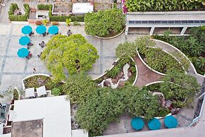 Ilikai Tower 1113 - Fully furnished condo with free wifi by RedAwning