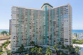 Ilikai Tower 1113 - Fully furnished condo with free wifi by RedAwning