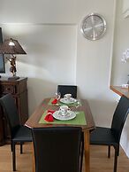 Ilikai Tower 1113 - Fully furnished condo with free wifi by RedAwning