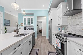 Anchors Aweigh 3 Bedroom Cottage by RedAwning