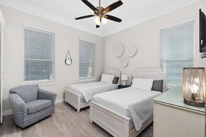 Anchors Aweigh 3 Bedroom Cottage by RedAwning