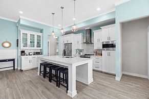 Anchors Aweigh 3 Bedroom Cottage by RedAwning