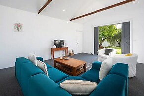 Waratah Up Douro - Your Innkeeper Mudgee