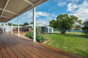 Waratah Up Douro - Your Innkeeper Mudgee