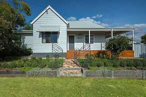 Waratah Up Douro - Your Innkeeper Mudgee