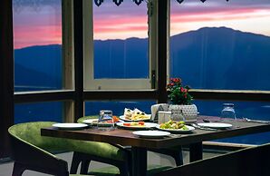 Sumitel Vista 800m from Mall Road