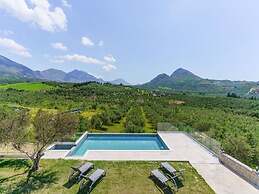 Terra Divina Damnoni