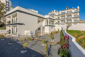 Correeira Luxury Residence T2 H - Albufeira, Pools, Wifi, Bbq, Beach