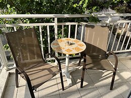 Room-beautiful Bedroom for 4 People in L