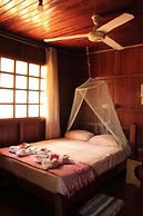 Las Ballenas Quadruple Room With Double and Bunk bed