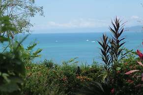 Double Room With Bathroom and Partial View to the Beach