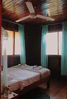 Double Room With Bathroom and Partial View to the Beach