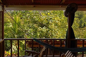 Beautiful House With Panoramic View of the bay and Gardens