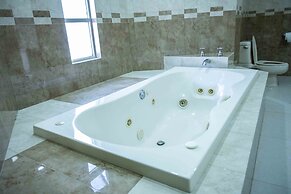 16, Suite With Jacuzzi