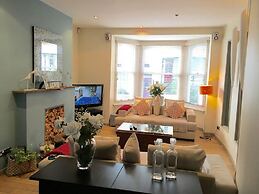 A Large, Beautifully Styled Home in Brighton Sleeps12