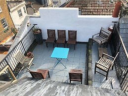 A Large, Beautifully Styled Home in Brighton Sleeps12