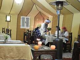 Room in Lodge - Sleep In Luxury Tent In Desert !