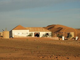 Room in Lodge - Sleep In Luxury Tent In Desert !