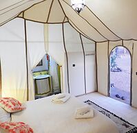 Room in Lodge - Sleep In Luxury Tent In Desert !