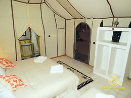 Room in Lodge - Sleep In Luxury Tent In Desert !
