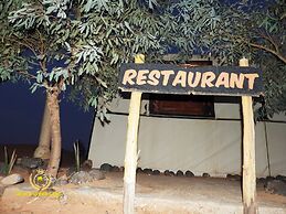 Room in Lodge - Sleep In Luxury Tent In Desert !