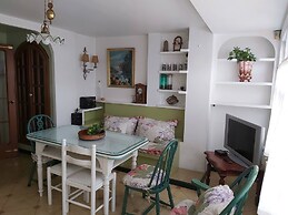 The Vertical House, With Terrace In Historical Centre