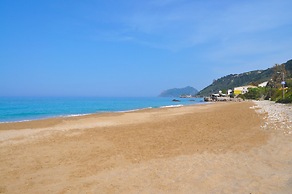 Studio Apartments Maria With Pool - Agios Gordios Beach