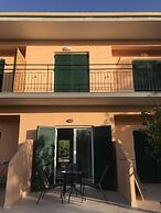 Room-studio Banos Apartments and Swimmin