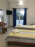 Room-studio Banos Apartments and Swimmin