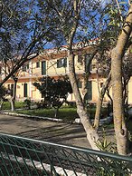 Room-studio in Banos Apartments With sha