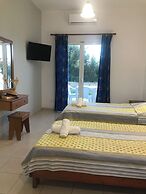 Room-studio in Banos Apartments With sha