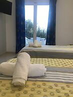 Room-studio in Banos Apartments With sha