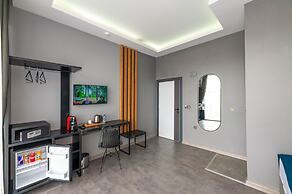 Melanj Airport Hotel