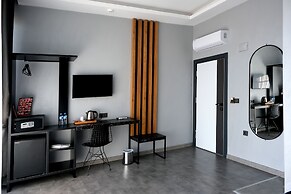 Melanj Airport Hotel