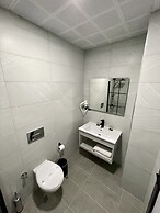 Melanj Airport Hotel