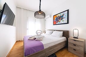 D9 center of Glyfada