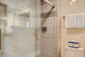 2084 The Pines 3 Bedroom Condo by RedAwning