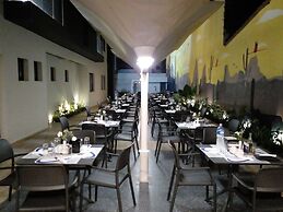 Silver Moon Hotel