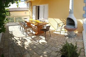 Beautiful 3-bed Apartment With big Terasse in Nin