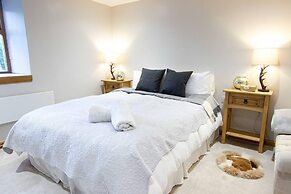 Windyheads Luxury Cottage - 5 Bed 2 Bath