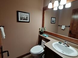 Trappers Landing #34 by Bear Country